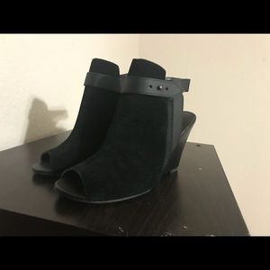 Booties that we’re only worn once!
